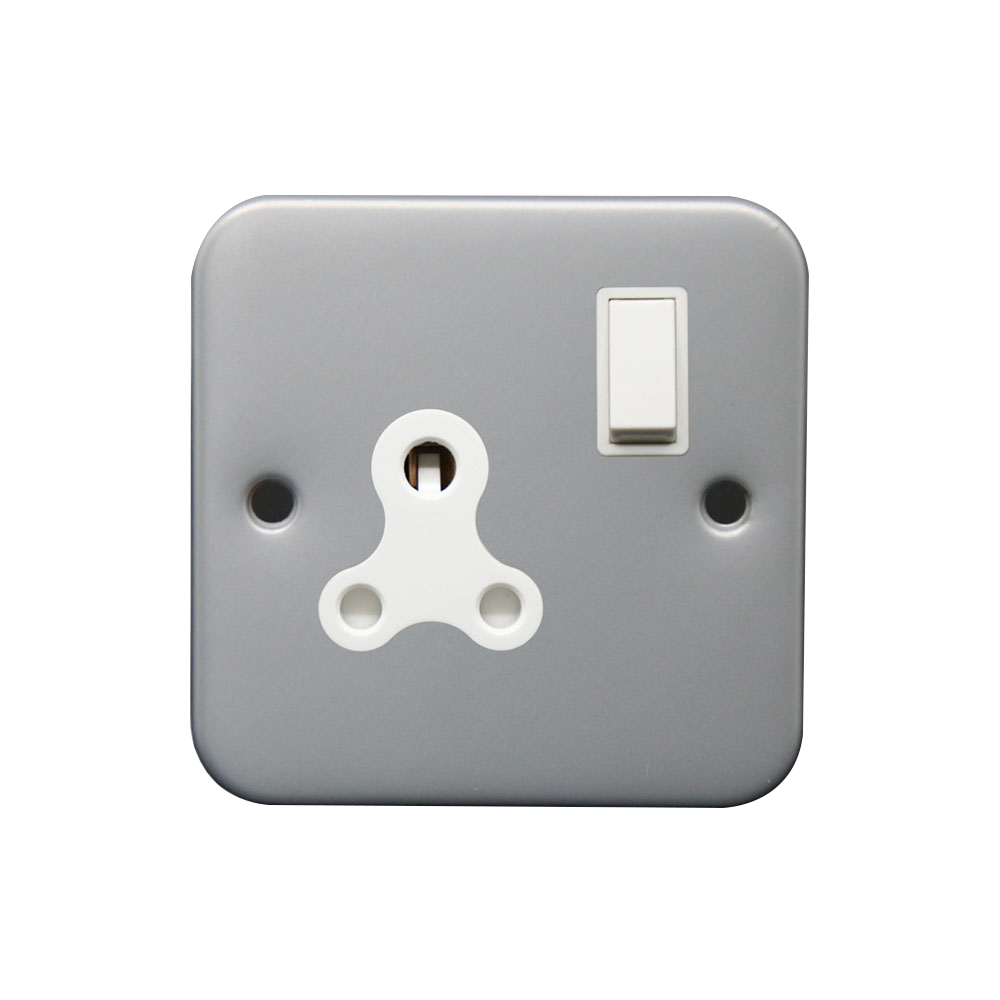 Caradok 5A Switched Socket Round Pin Metalclad