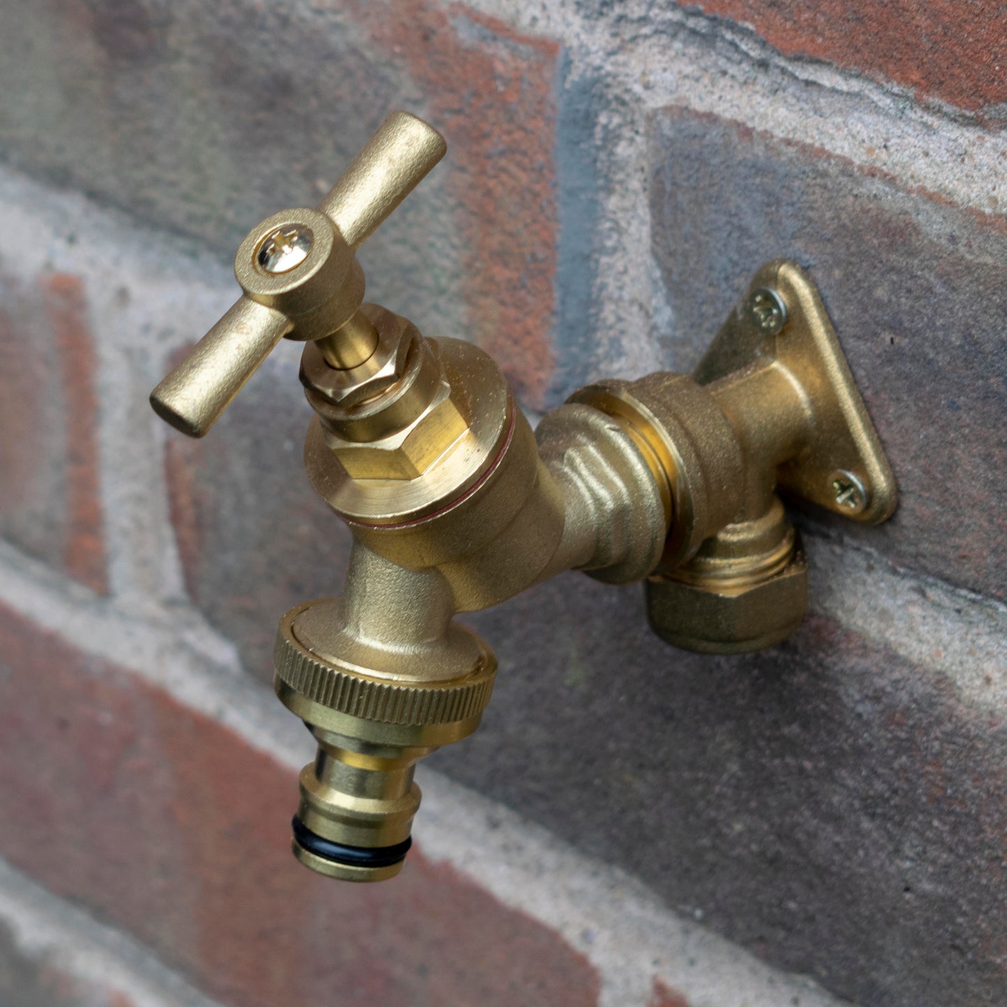 15mm Brass Wall Flange Kit with Brass Quick Connect Tap