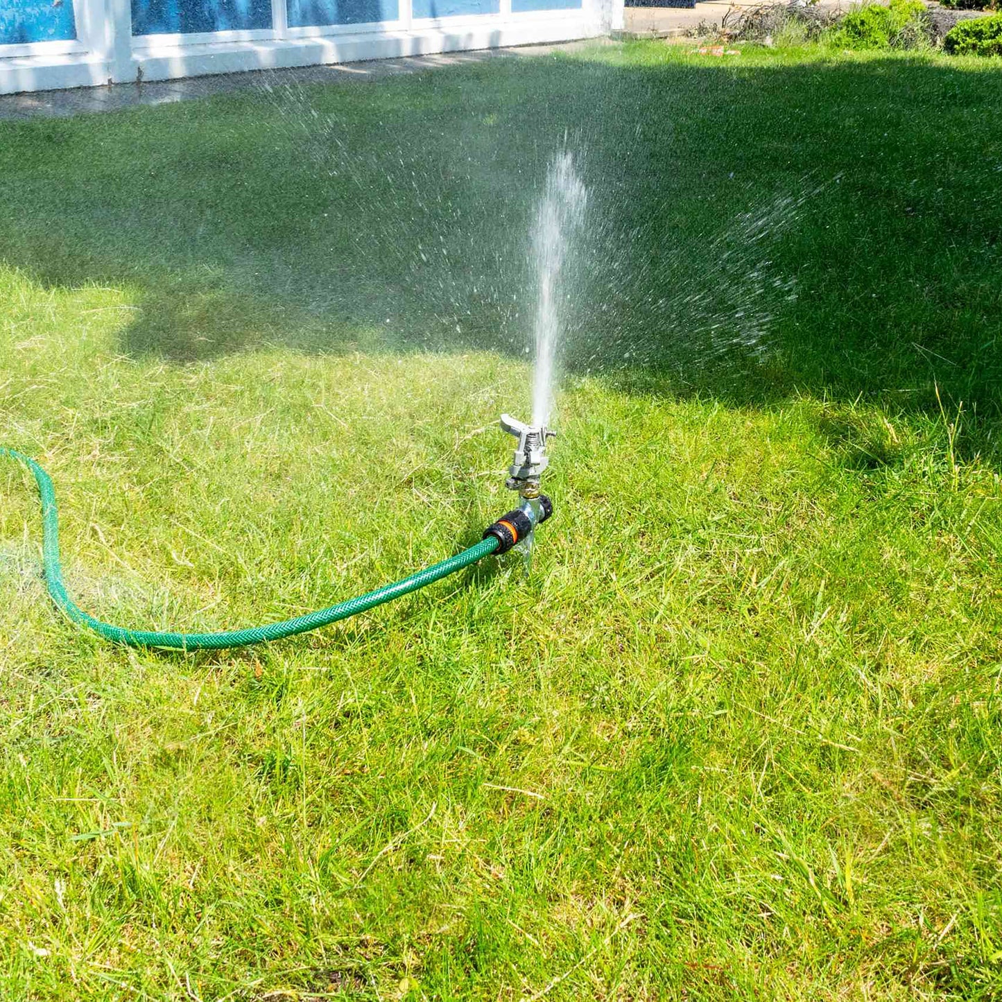 Pulsating Lawn Sprinkler - Metal with Metal Spike