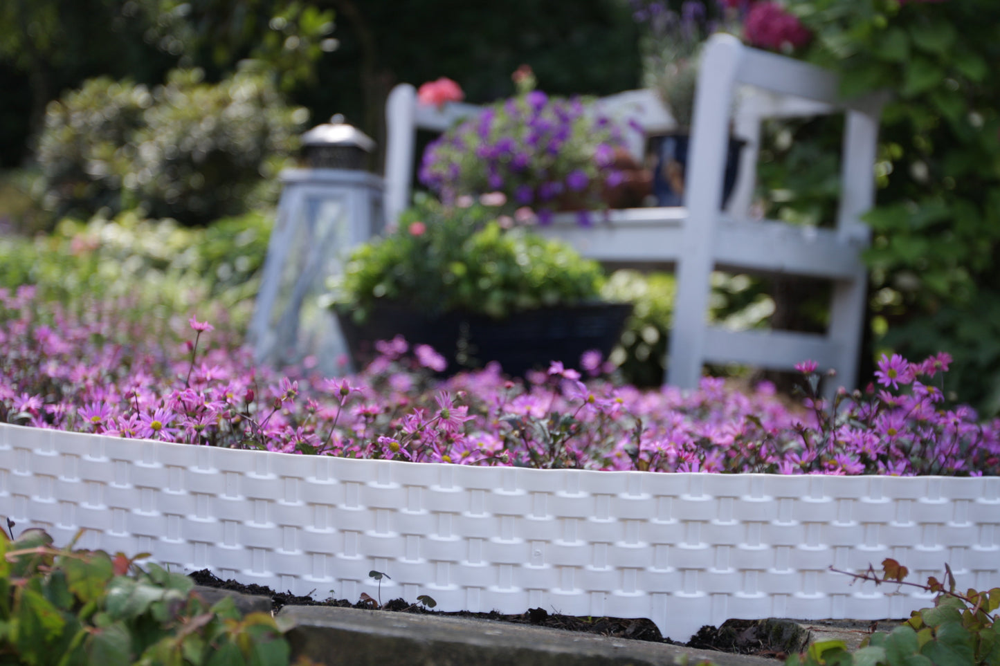 Lawn Edging, Plastic Palisade Rattan Effect, 2.4m, Brown