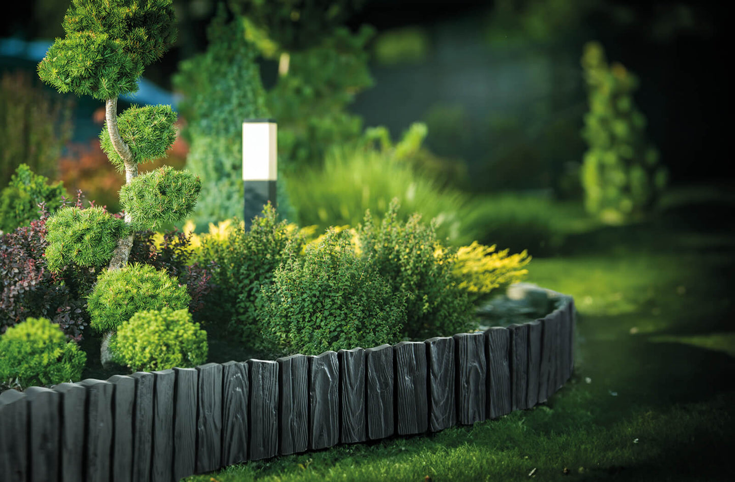 Lawn Edging, Plastic Palisade Wood Effect, 2.32m, Gray