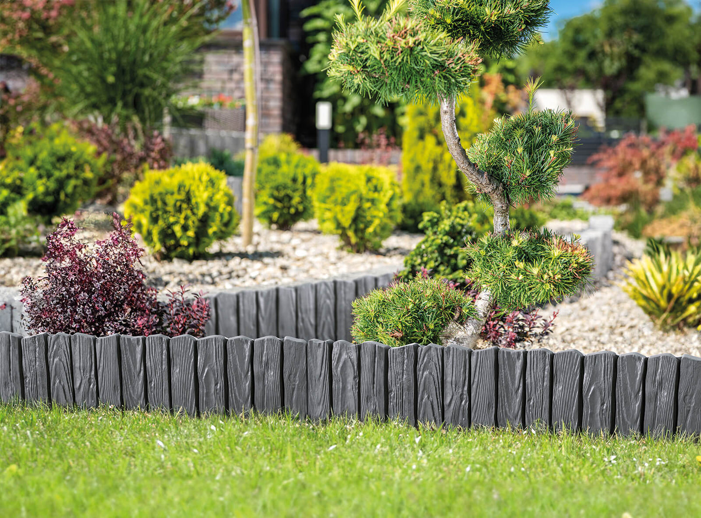 Lawn Edging, Plastic Palisade Wood Effect, 2.32m, Black