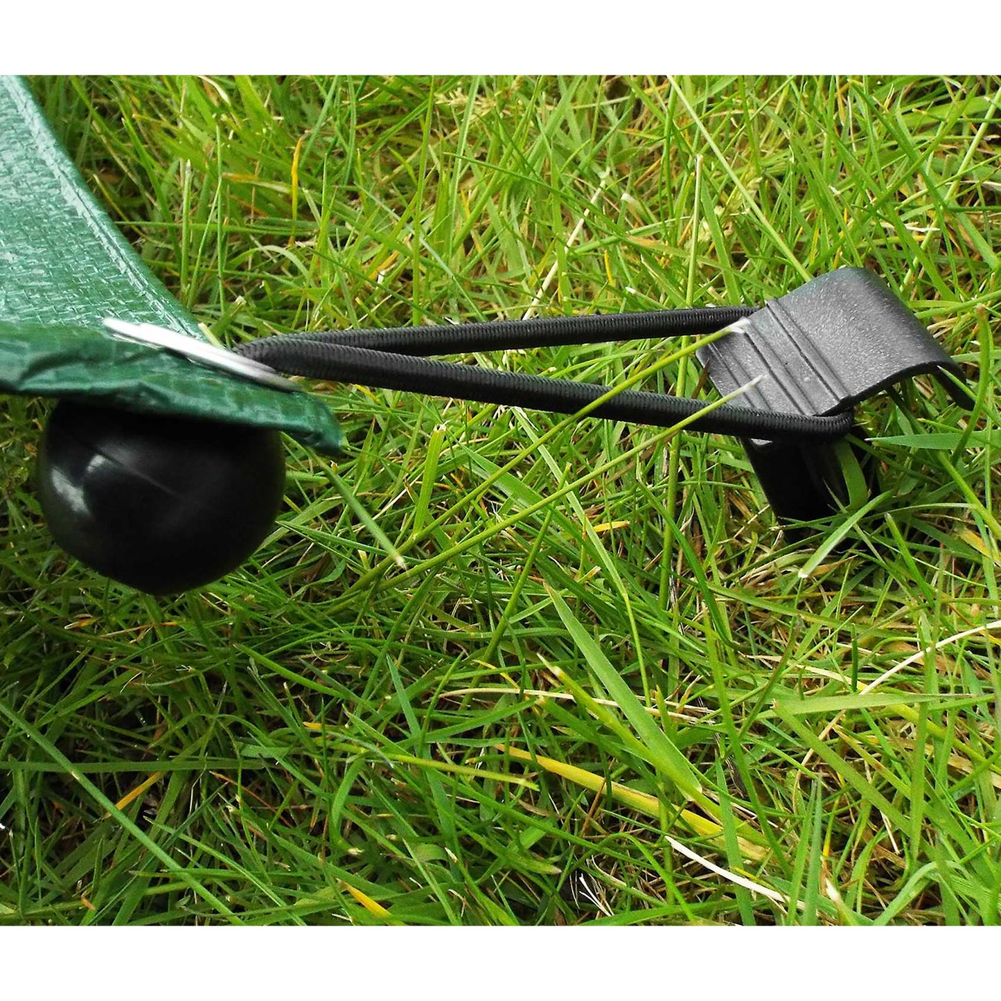 Ground Stakes For 16mm Irrigation Pipe - Heavy Duty Plastic Stakes for Landscape Fabric, Ground Cover, and Irrigation Tubing. Ground Anchors for irrigation pipes up to 16mm thick