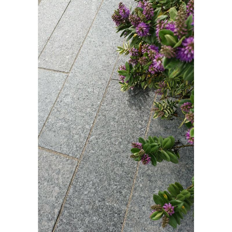 Misty Black Pearl Granite Effect Sandstone Paving Pack (19.50m2 - 66 Slabs / Mixed Pack)