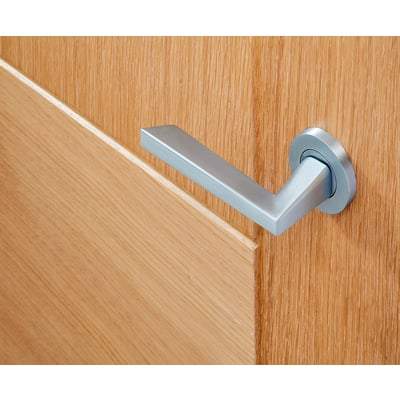 Lyra Satin Chrome Handle Hardware Pack