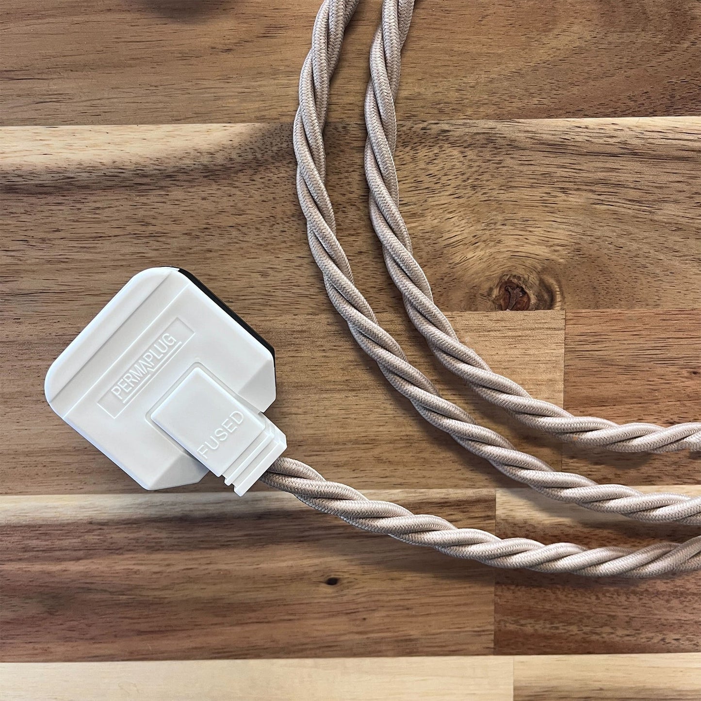 Cream / Linen Braided Fabric Decorative Extension Lead - 2 Gang White Trailing Socket